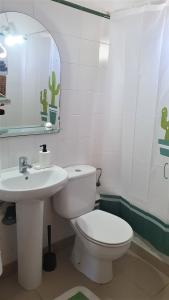 Koupelna v ubytování Relaxing Duplex Costa Teguise