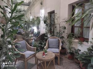 Posezení v ubytování Hostal Puerta Carmona