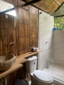 Kylpyhuone majoituspaikassa Costeño River Minca