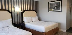 Afbeelding uit fotogalerij van Niagara Falls Courtside Inn in Niagara Falls +41 foto's