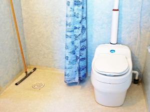 Ванная комната в Holiday home ORNÖ