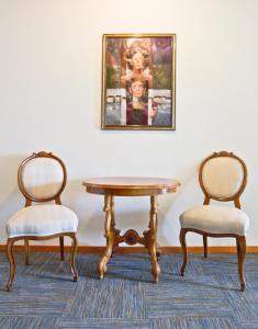 Newly renovated Hotel Kastil的休息区