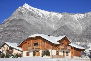 Gîte Balnéo Au Coeur des Alpes v zimě