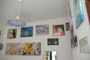 Μια τηλεόραση ή/και κέντρο ψυχαγωγίας στο Rooms Tia +57 φωτογραφίες