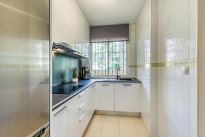 A kitchen or kitchenette at Hanami Puerto Alto PA 1-5