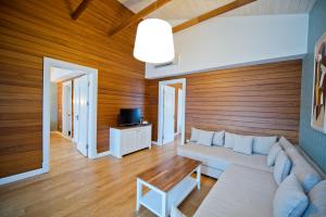 TV a/nebo společenská místnost v ubytování Kimera Lounge Boutique Hotel & Spa