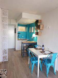 A kitchen or kitchenette at La Bonita - Benalmadena