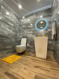 Koupelna v ubytování DV13 Luxury Suite Sofia Center