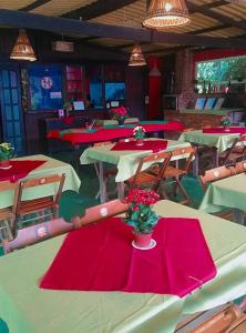 Restaurace v ubytování Pousada Rio Bracuhy + 37 fotografií