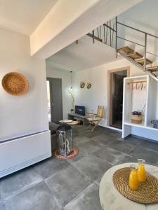 A kitchen or kitchenette at Aeron Suites
