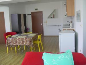 Kép 405 ul Rakovina,entrance E, 4 floor szállásáról Primorszkóban a galériában
