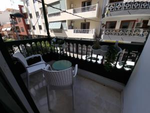 A balcony or terrace at Los Gigantes apartamento de 3 habitaciones