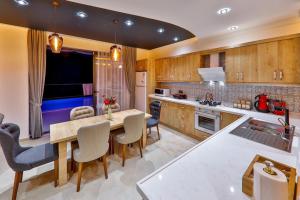 A kitchen or kitchenette at Villa Asal, villa with private pool and amazing mountain view