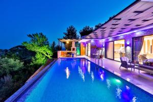 The swimming pool at or close to Villa Asal, villa with private pool and amazing mountain view