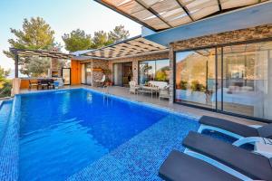 The swimming pool at or close to Villa Asal, villa with private pool and amazing mountain view