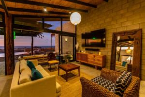 Posezení v ubytování Casa Wiro - Casa de Playa en Vichayito by WiroHouse