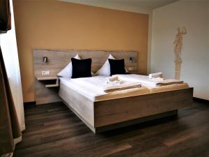 Letto o letti in una camera di Hotel Apollon Rust