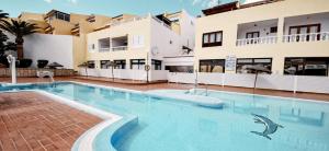 The swimming pool at or close to Apartments Las Brisas Costa Adeje