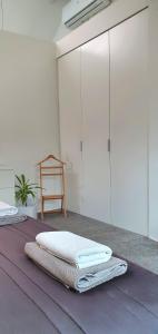 Fotografia z galérie ubytovania loft 85 m2 Wilanow Krolewski self checkin vo Varšave