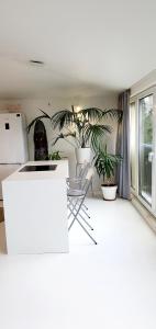 Fotografia z galérie ubytovania loft 85 m2 Wilanow Krolewski self checkin vo Varšave
