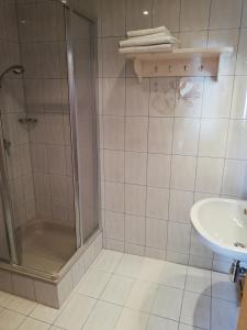 Kupatilo u objektu Ferienwohnung Wachmann