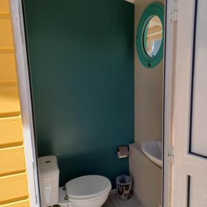 Koupelna v ubytování Maison de vacances les pieds dans l'eau