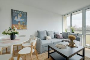 Posedenie v ubytovaní Luxurious 3BR APT Center