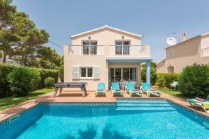 Bazén v ubytování Villas Serena nebo v jeho okolí