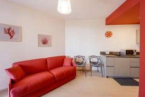 A kitchen or kitchenette at Aregai Marina Exclusive Seaside Apartments