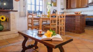 Kuchnia lub aneks kuchenny w obiekcie Villa Turistica Almuñécar by Ruralidays