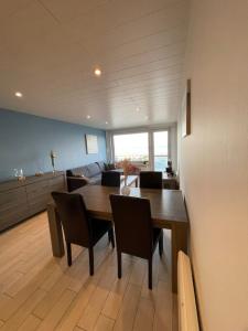 Χώρος καθιστικού στο Studio zeezicht Nieuwpoort
