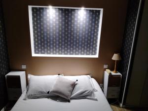 Postel nebo postele na pokoji v ubytování Hotel Central Anzac