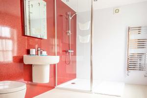 Ένα μπάνιο στο Falmouth Bay Holiday Apartments +54 φωτογραφίες