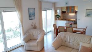 Foto da galeria de Apartments The View - close to the beach & parking em Trogir