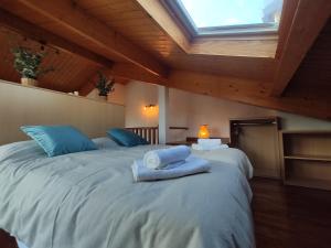 A bed or beds in a room at Allotjaments Paratge Fabas