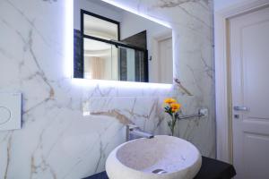 Luxury B&B La Riserva Dannunziana的一间浴室