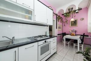 Kuchyň nebo kuchyňský kout v ubytování Apartment Stipe - comfortable apartment for 6 person