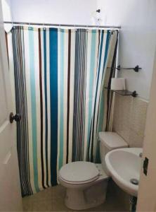 Phòng tắm tại Cozy Home at a Private Subdivision