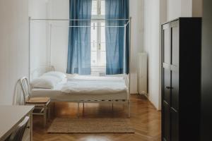 Postel nebo postele na pokoji v ubytování Party Hostel Zzz