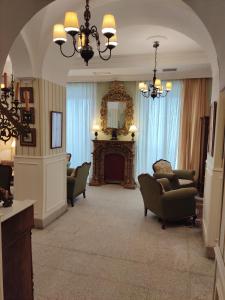 A seating area at Hotel Iberia Plaza Mayor