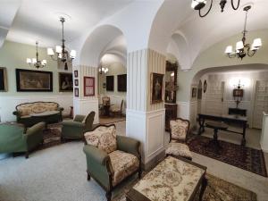 A seating area at Hotel Iberia Plaza Mayor