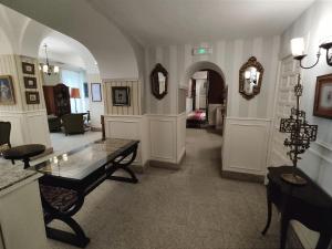 A seating area at Hotel Iberia Plaza Mayor