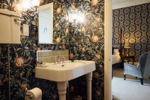 Elm Grove Country House tesisinde bir banyo