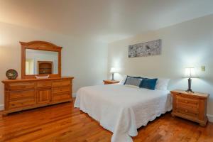 Ένα ή περισσότερα κρεβάτια σε δωμάτιο στο Blue Ridge Buffalo Mountain