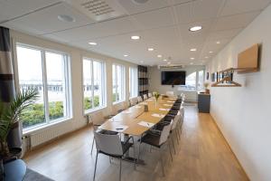 TV a/nebo společenská místnost v ubytování Thon Partner Hotel Dockyard