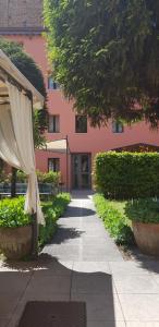 A garden outside Smartroom LuLa