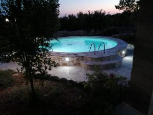 Bazén v ubytování RESIDENCE CON PISCINA nebo v jeho okolí