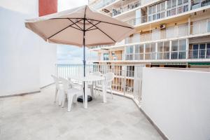 Balkón alebo terasa v ubytovaní Ático con espectacular terraza y vistas al mar