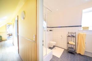 Et badeværelse på Haus Isabel + 70 billeder