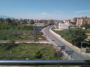 - Vistas a una carretera de la ciudad en Ático Dúplex con vistas en Murcia
